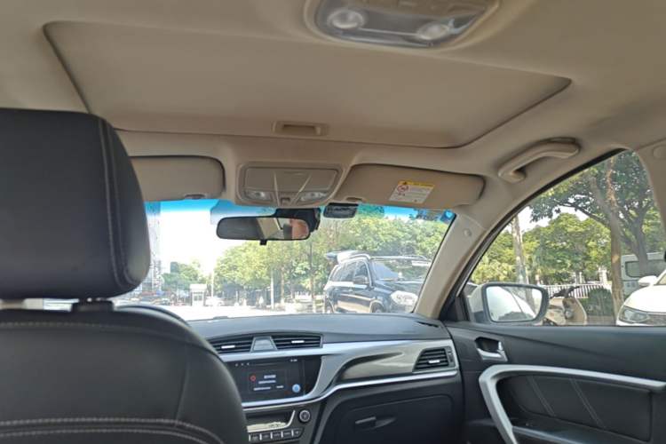 Used Geely Auto Emgrand 2017 Sedan Million Edition 1.5L Manual Upward Connect Version Headliner