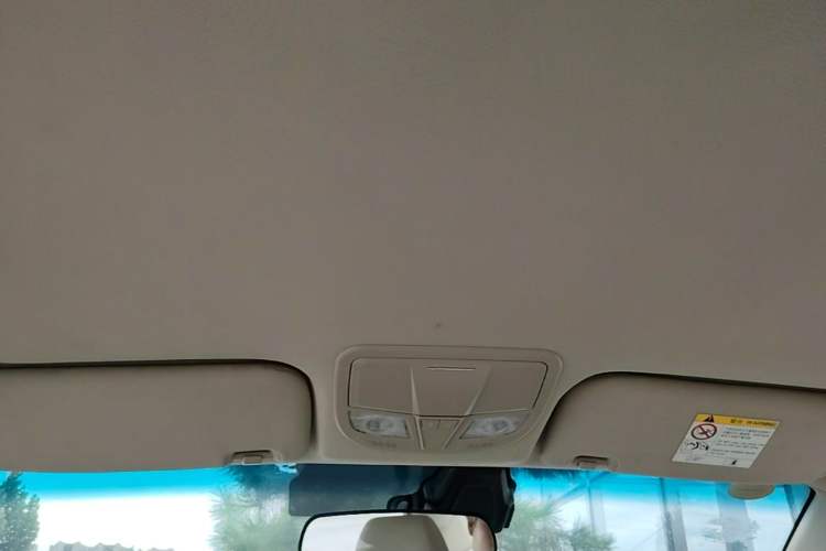 Used Geely Auto Emgrand 2017 Sedan Million Edition 1.5L Manual Luxury Model Headliner