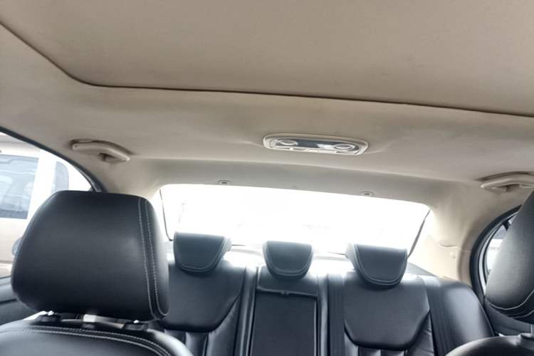 Used Geely Auto Emgrand 2017 Sedan Million Edition 1.5L Manual - Upward Version Headliner
