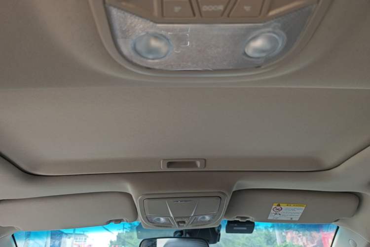 Used Geely Auto Emgrand 2017 Sedan Million Edition 1.5L Manual Upward Connect Version Headliner