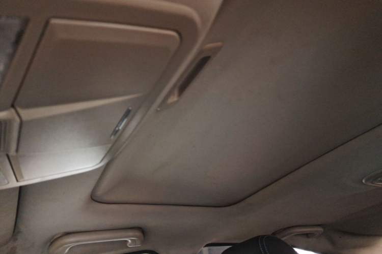 Used Geely Auto Emgrand 2017 Sedan Million Edition 1.5L CVT Upward Connectivity Version Headliner