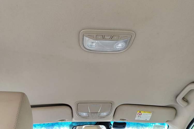 Used Geely Auto Emgrand 2017 Sedan Million Edition 1.5L Manual Luxury Model Headliner