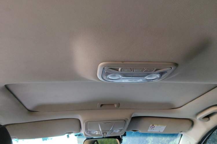 Used Geely Auto Emgrand 2017 Sedan Million Edition 1.5L CVT Upward Connectivity Version Headliner