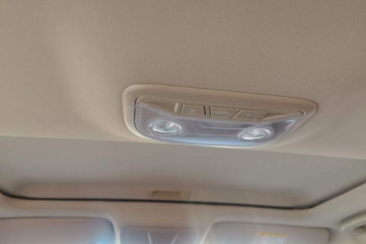 Used Geely Auto Emgrand 2017 Hatchback RS Million Edition 1.5L CVT Upward Version Headliner
