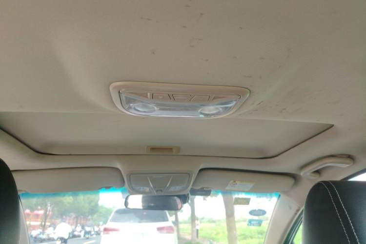 Used Geely Auto Emgrand 2017 Sedan Million Edition 1.5L CVT Upward Version Headliner