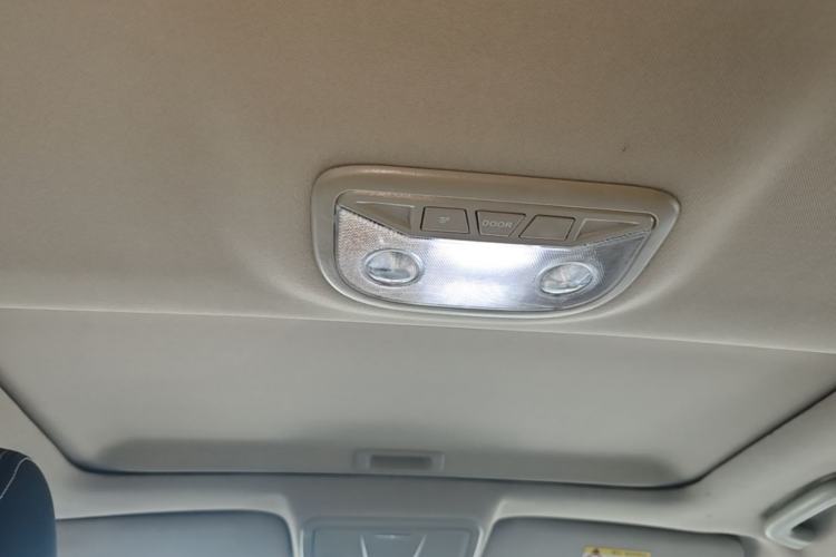 Used Geely Auto Emgrand 2017 Sedan Million Edition 1.5L Manual - Upward Version Headliner