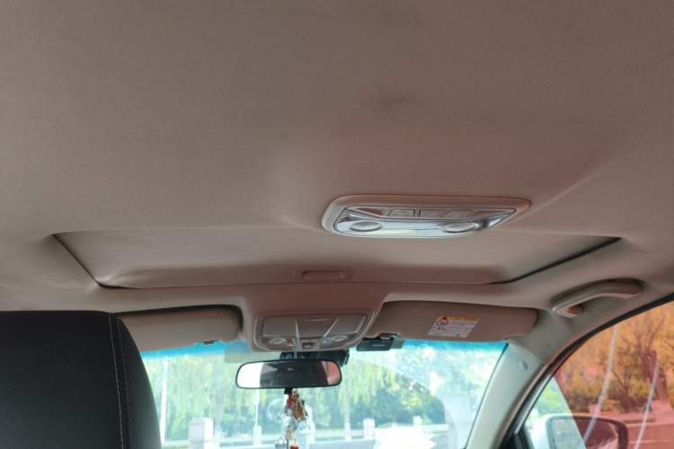 Used Geely Auto Emgrand 2017 Sedan Million Edition 1.5L Manual Upward Connect Version Headliner