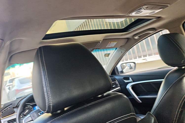 Used Geely Auto Emgrand 2017 Sedan Million Edition 1.3T Manual Top-Grade Version Headliner