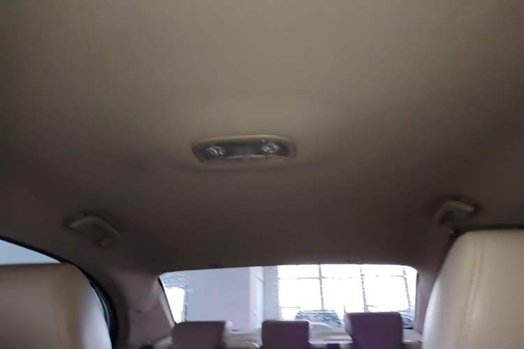 Used Geely Auto Emgrand 2017 Sedan Million Edition 1.5L Manual Luxury Model Headliner