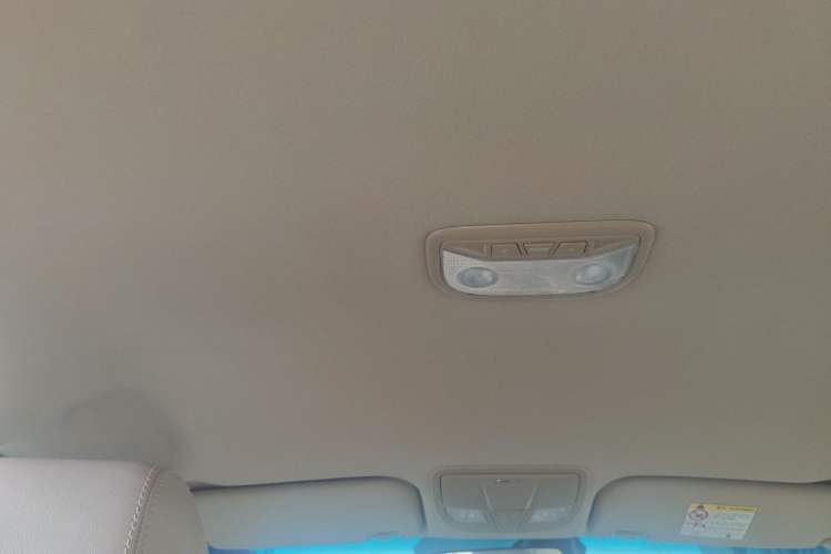 Used Geely Auto Emgrand 2017 Sedan Million Edition 1.5L Manual Luxury Model Headliner
