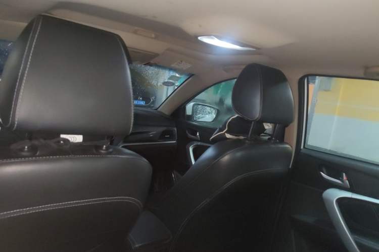 Used Geely Auto Emgrand 2017 Sedan Million Edition 1.5L Manual - Upward Version Headliner