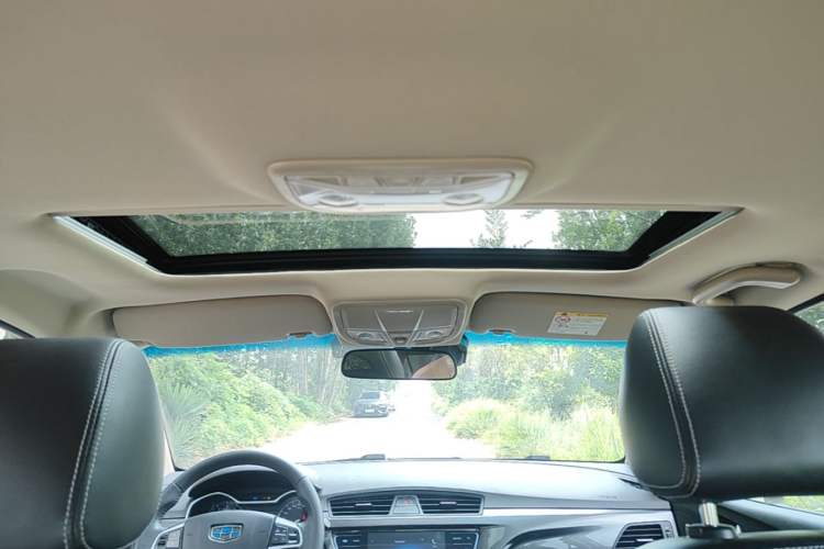 Used Geely Auto Emgrand 2017 Sedan Million Edition 1.5L CVT Upward Version Headliner