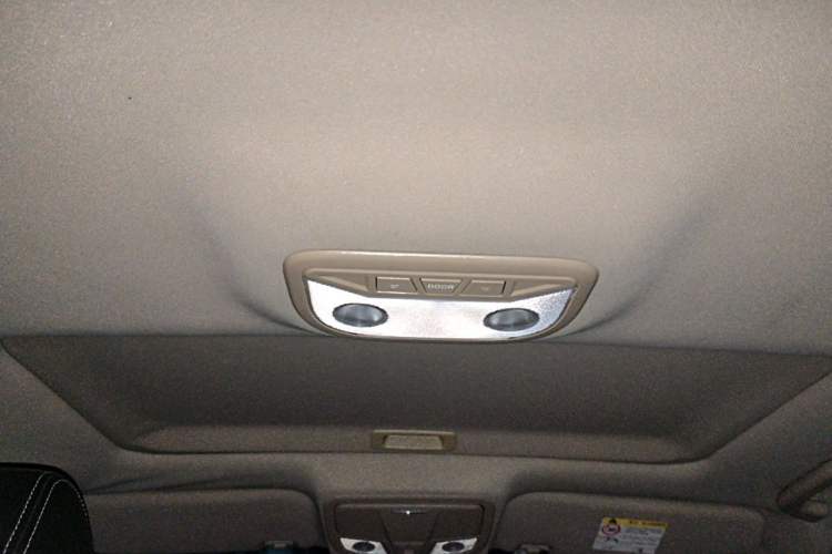 Used Geely Auto Emgrand 2017 Sedan Million Edition 1.5L CVT Upward Version Headliner