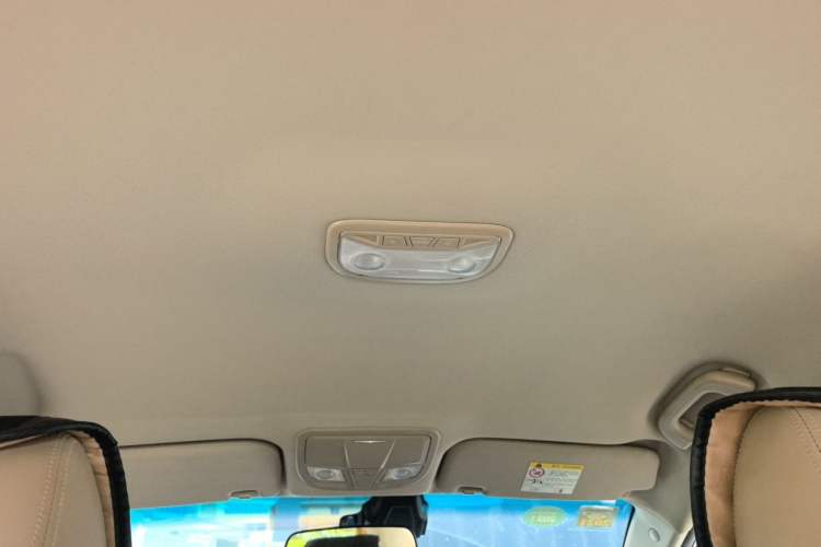 Used Geely Auto Emgrand 2017 Sedan Million Edition 1.5L Manual Luxury Model Headliner