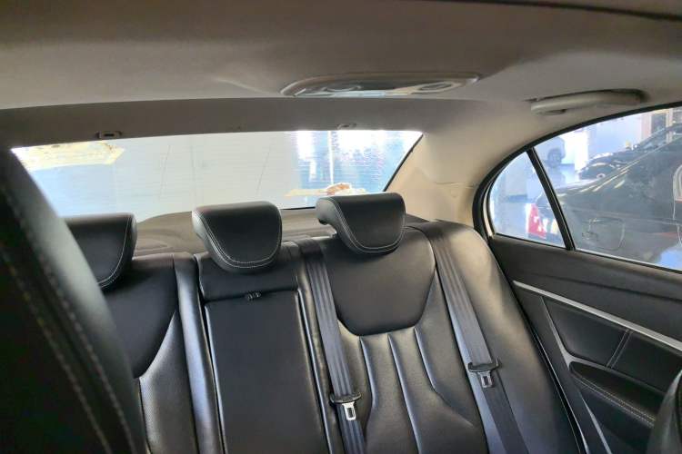 Used Geely Auto Emgrand 2017 Sedan Million Edition 1.5L CVT Upward Version Headliner