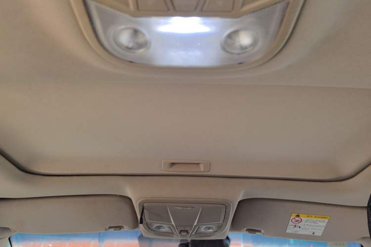 Used Geely Auto Emgrand 2017 Sedan Million Edition 1.5L CVT Upward Version Headliner