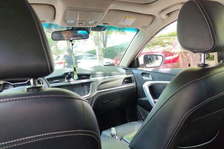 Used Geely Auto Emgrand 2017 Sedan Million Edition 1.5L Manual - Upward Version Headliner