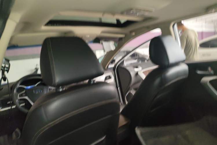 Used Geely Auto Emgrand 2017 Hatchback RS Million Edition 1.5L CVT Upward Version Headliner