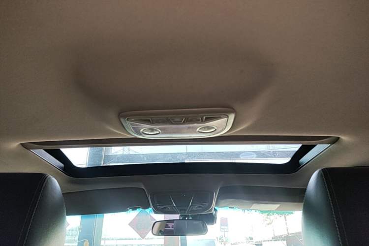 Used Geely Auto Emgrand 2017 Sedan Million Edition 1.5L Manual - Upward Version Headliner