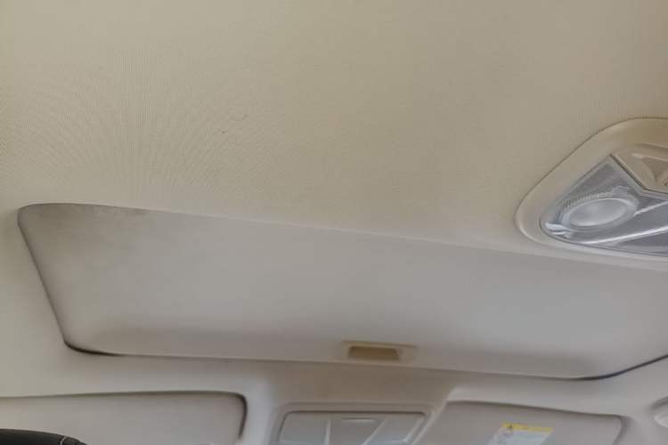 Used Geely Auto Emgrand 2017 Sedan Million Edition 1.5L Manual - Upward Version Headliner