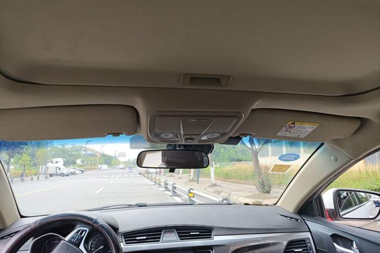 Used Geely Auto Emgrand 2017 Sedan Million Edition 1.5L Manual - Upward Version Headliner