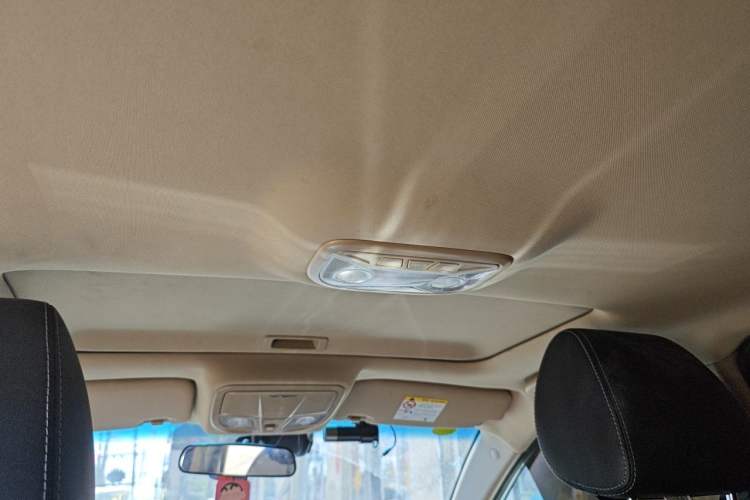 Used Geely Auto Emgrand 2017 Sedan Million Edition 1.5L CVT Upward Connectivity Version Headliner