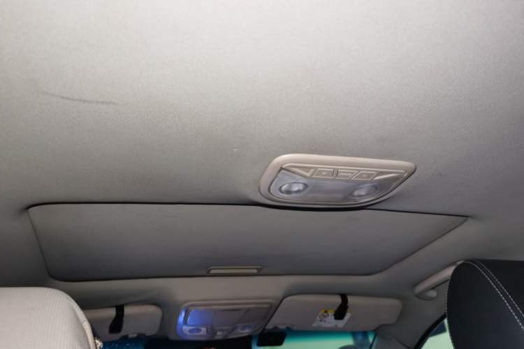 Used Geely Auto Emgrand 2017 Sedan Million Edition 1.5L CVT Upward Connectivity Version Headliner