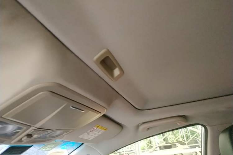 Used Geely Auto Emgrand 2017 Sedan Million Edition 1.5L CVT Upward Version Headliner