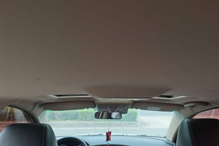 Used Geely Auto Emgrand 2017 Sedan Million Edition 1.5L CVT Upward Version Headliner