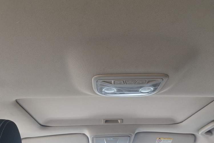 Used Geely Auto Emgrand 2017 Sedan Million Edition 1.5L CVT Upward Connectivity Version Headliner