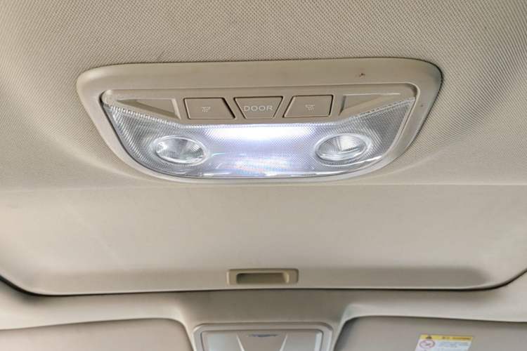 Used Geely Auto Emgrand 2017 Sedan Million Edition 1.5L Manual - Upward Version Headliner