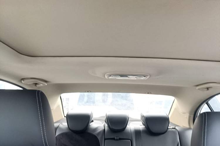Used Geely Auto Emgrand 2017 Sedan Million Edition 1.5L Manual - Upward Version Headliner