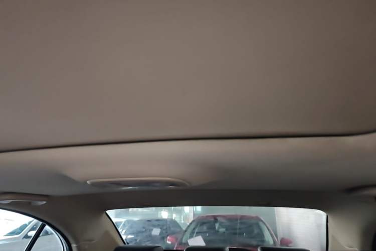 Used Geely Auto Emgrand 2017 Sedan Million Edition 1.5L CVT Upward Version Headliner