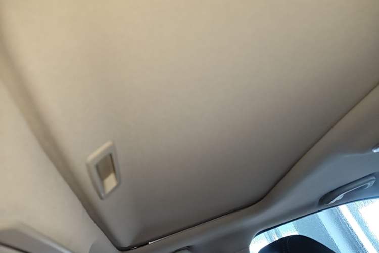 Used Geely Auto Emgrand 2017 Sedan Million Edition 1.5L CVT Upward Version Headliner