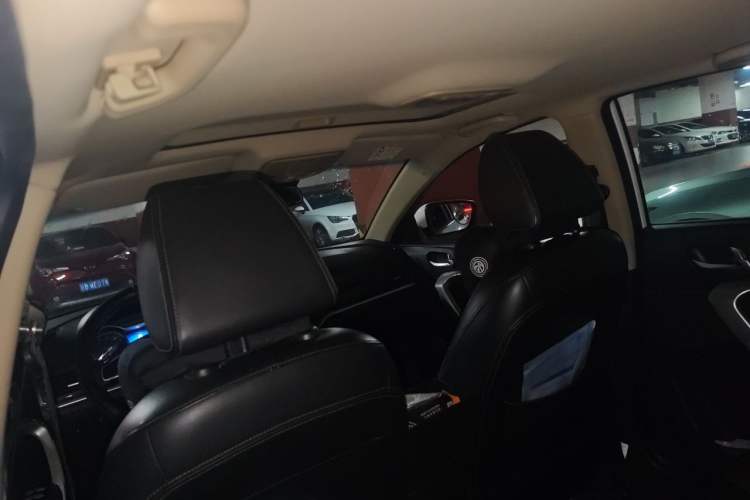 Used Geely Auto Emgrand 2017 Hatchback RS Million Edition 1.5L Manual Upward Version Headliner