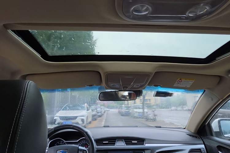 Used Geely Auto Emgrand 2017 Sedan Million Edition 1.5L Manual - Upward Version Headliner