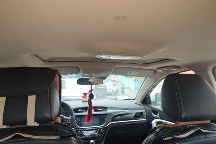Used Geely Auto Emgrand 2017 Sedan Million Edition 1.5L CVT Upward Version Headliner