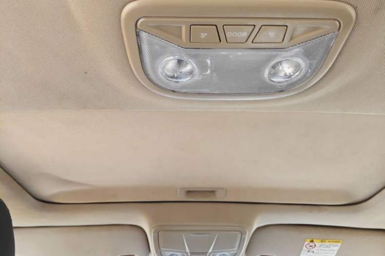 Used Geely Auto Emgrand 2017 Sedan Million Edition 1.5L Manual - Upward Version Headliner