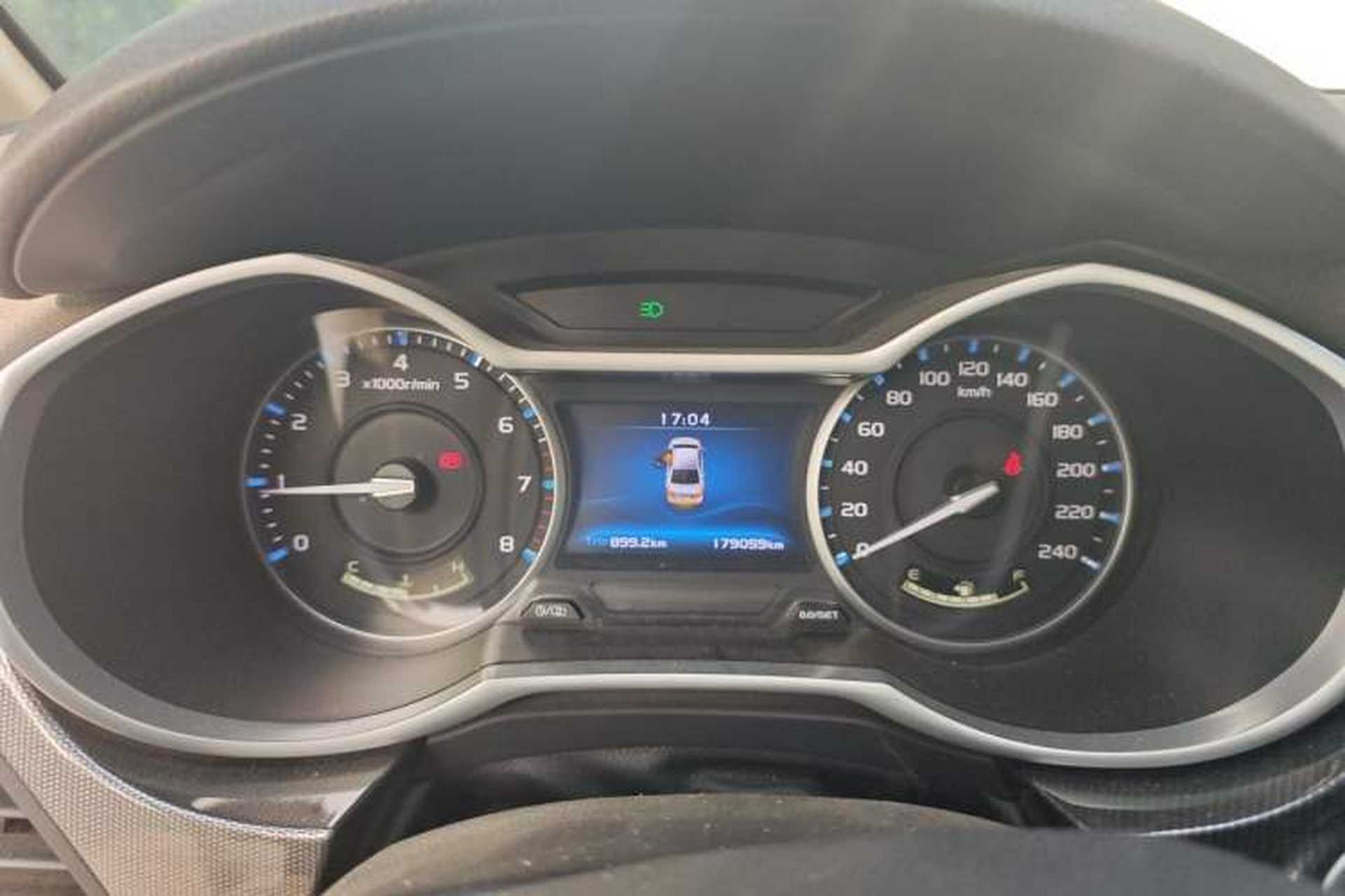 Used Geely Auto Emgrand 2017 Sedan Million Edition 1.3T Manual Top-Grade Version Instrument Cluster