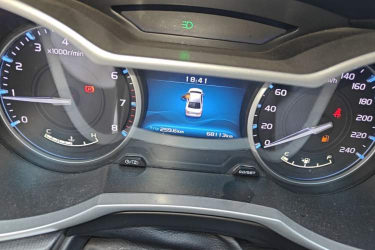 Used Geely Auto Emgrand 2017 Sedan Million Edition 1.5L Manual Upward Connect Version Instrument Cluster