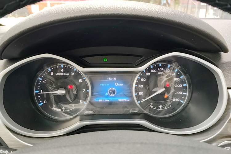 Used Geely Auto Emgrand 2017 Sedan Million Edition 1.5L Manual Luxury Model Instrument Cluster