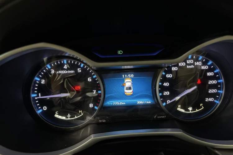 Used Geely Auto Emgrand 2017 Sedan Million Edition 1.5L Manual Luxury Model Instrument Cluster