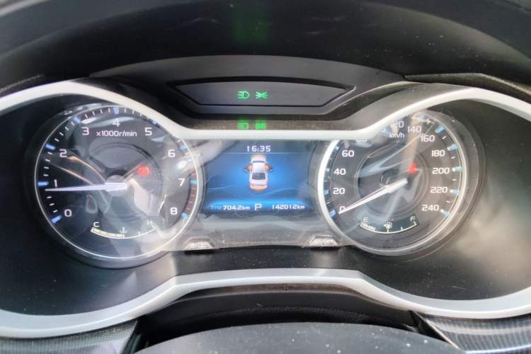 Used Geely Auto Emgrand 2017 Sedan Million Edition 1.5L CVT Upward Connectivity Version Instrument Cluster