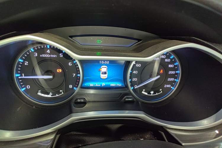 Used Geely Auto Emgrand 2017 Sedan Million Edition 1.5L CVT Luxury Model Instrument Cluster