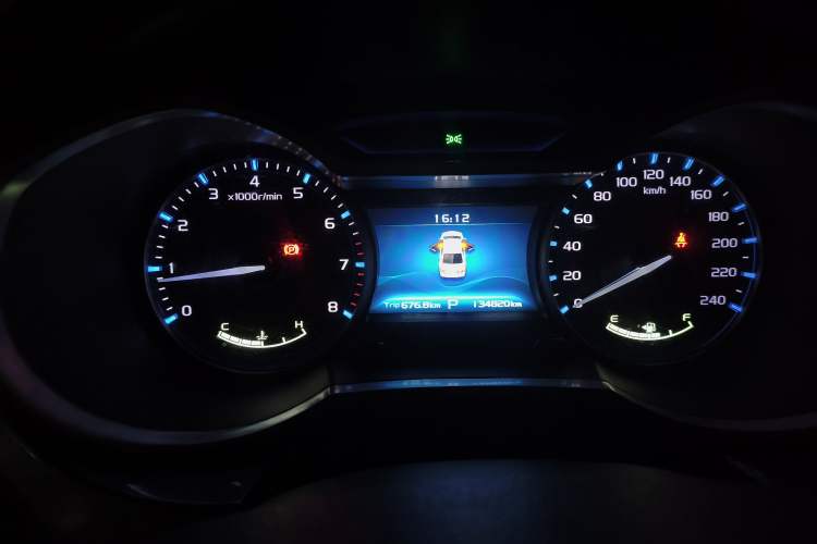 Used Geely Auto Emgrand 2017 Sedan Million Edition 1.5L CVT Upward Connectivity Version Instrument Cluster