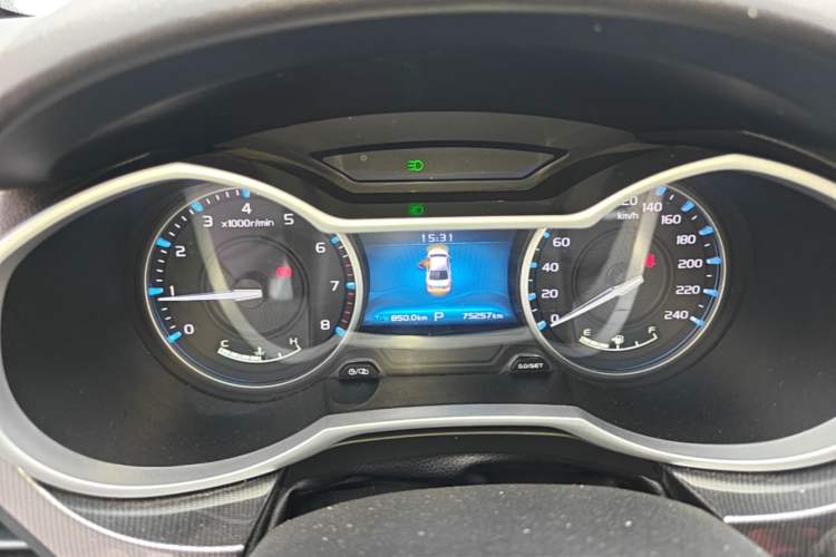 Used Geely Auto Emgrand 2017 Sedan Million Edition 1.5L CVT Upward Version Instrument Cluster