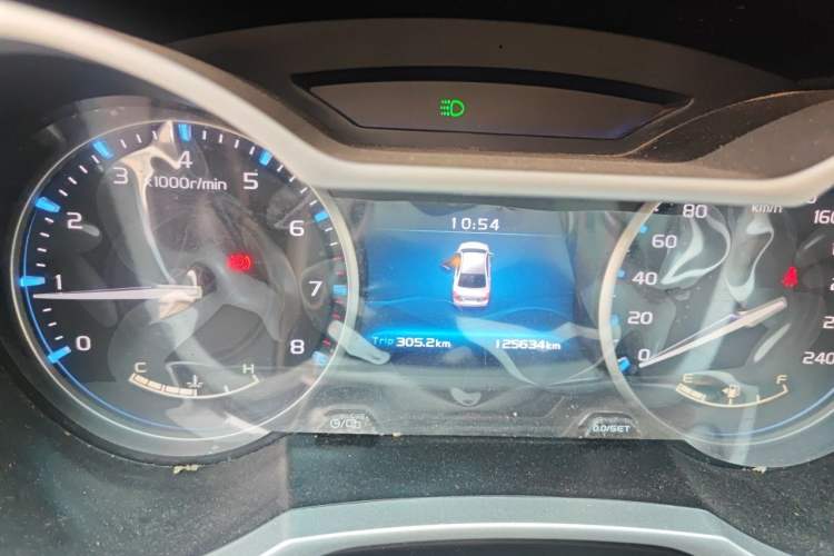 Used Geely Auto Emgrand 2017 Sedan Million Edition 1.5L Manual Upward Connect Version Instrument Cluster