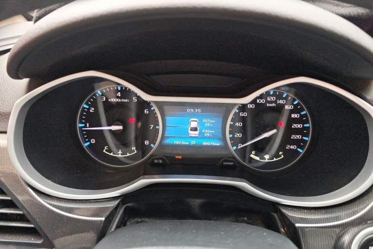 Used Geely Auto Emgrand 2017 Sedan Million Edition 1.5L CVT Luxury Model Instrument Cluster