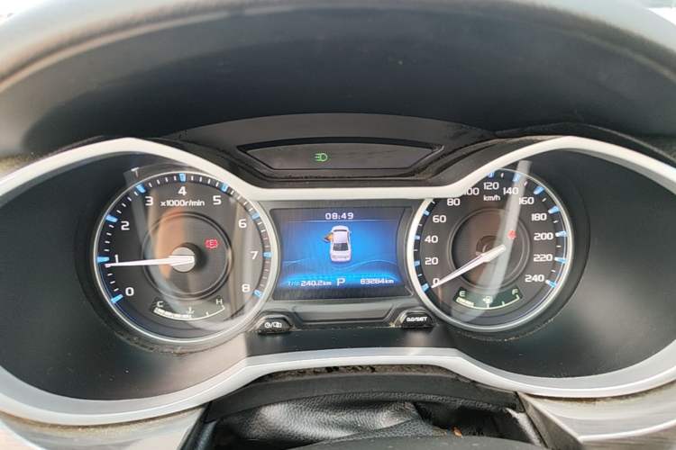 Used Geely Auto Emgrand 2017 Sedan Million Edition 1.5L CVT Luxury Model Instrument Cluster