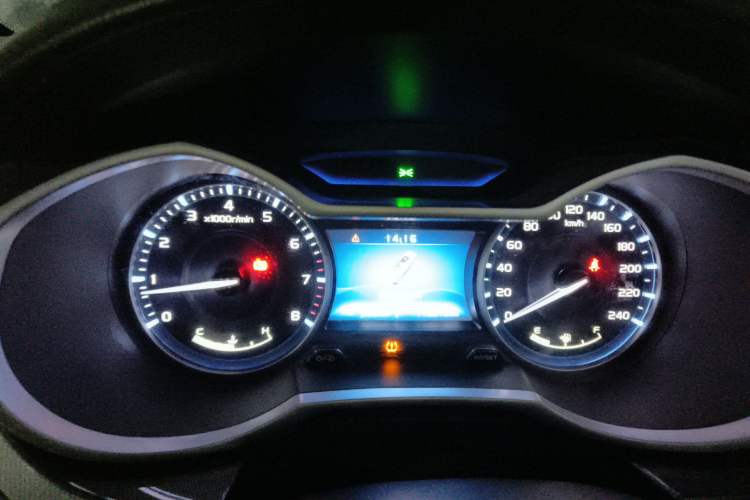 Used Geely Auto Emgrand 2017 Hatchback RS Million Edition 1.5L CVT Upward Version Instrument Cluster